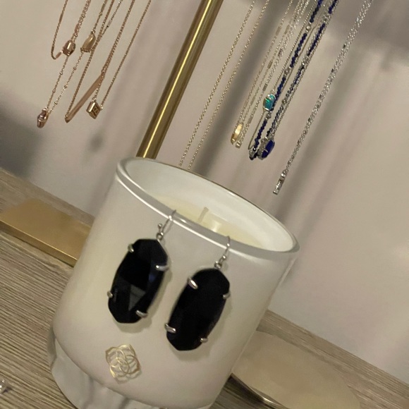 Kendra Scott: Faceted Elle Silver Drop Earrings in Black - Picture 4 of 5